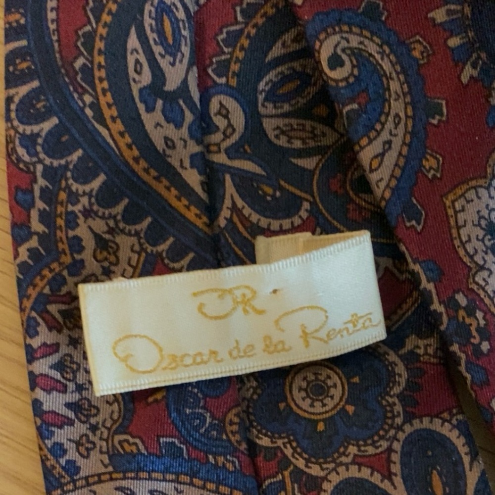 Vintage Paisley Oscar de la Renta Men’s Blue and Red Tie